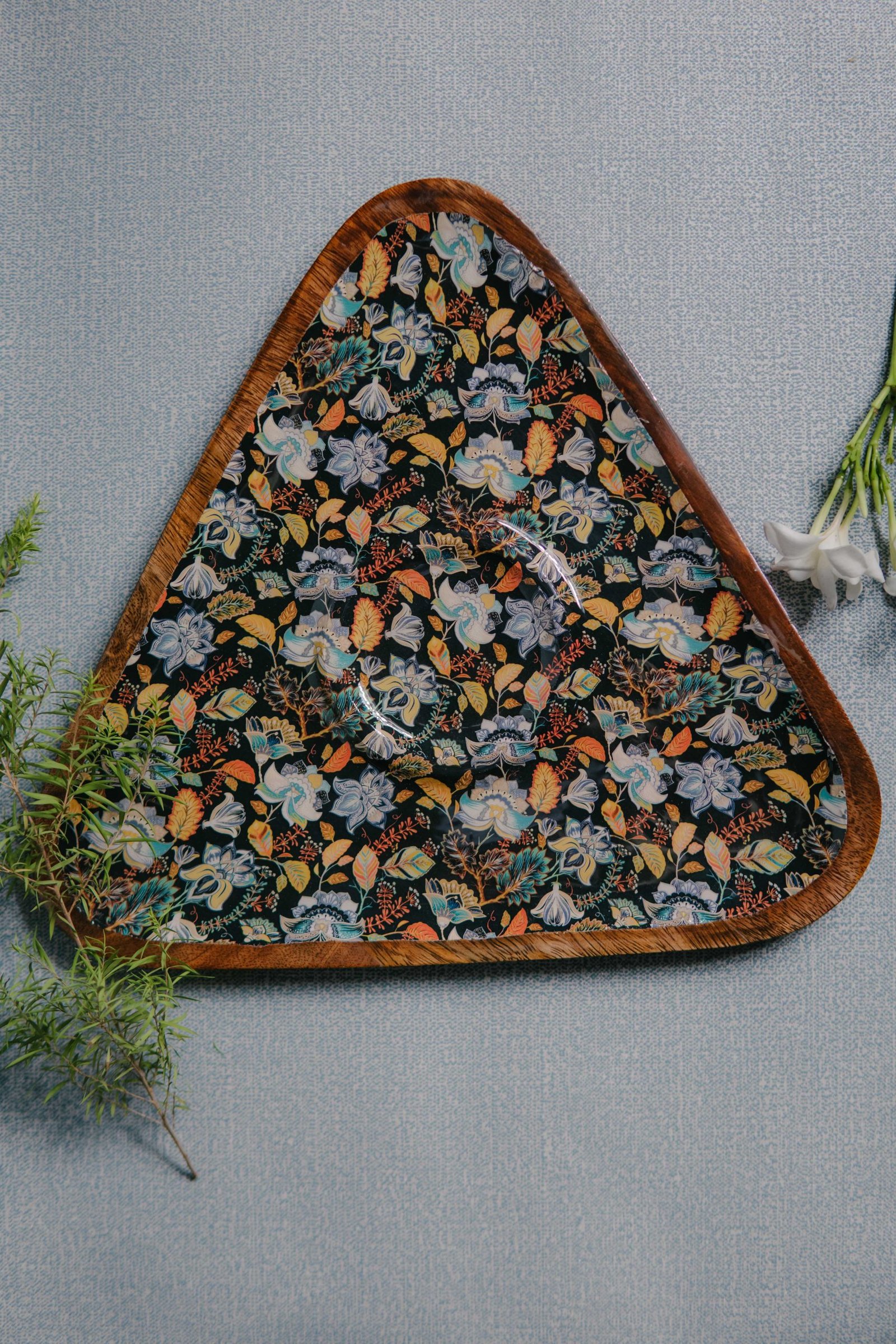 Wooden Artistic Firdaus Garden Chip-Dip Platter