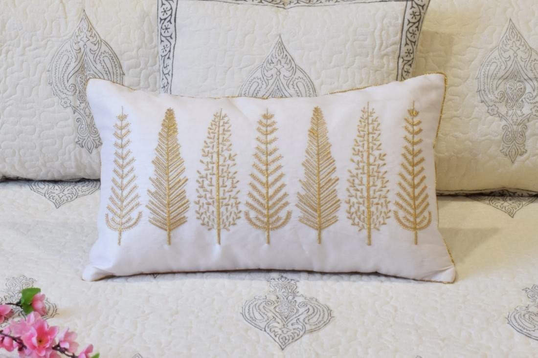 Baag-e-Bahaar White Rectangular Cushion Covers - Image 3