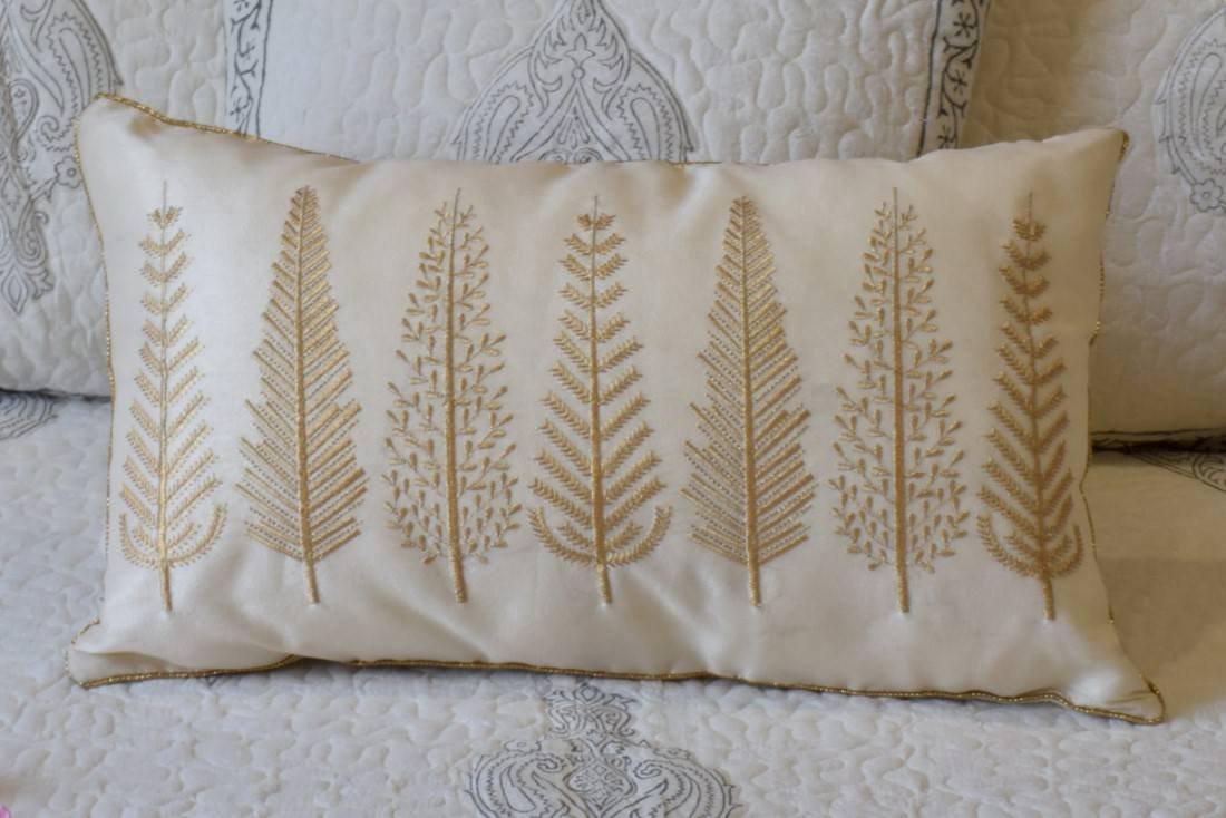 Baag-e-Bahaar Ivory Rectangular Cushion Covers - Image 3