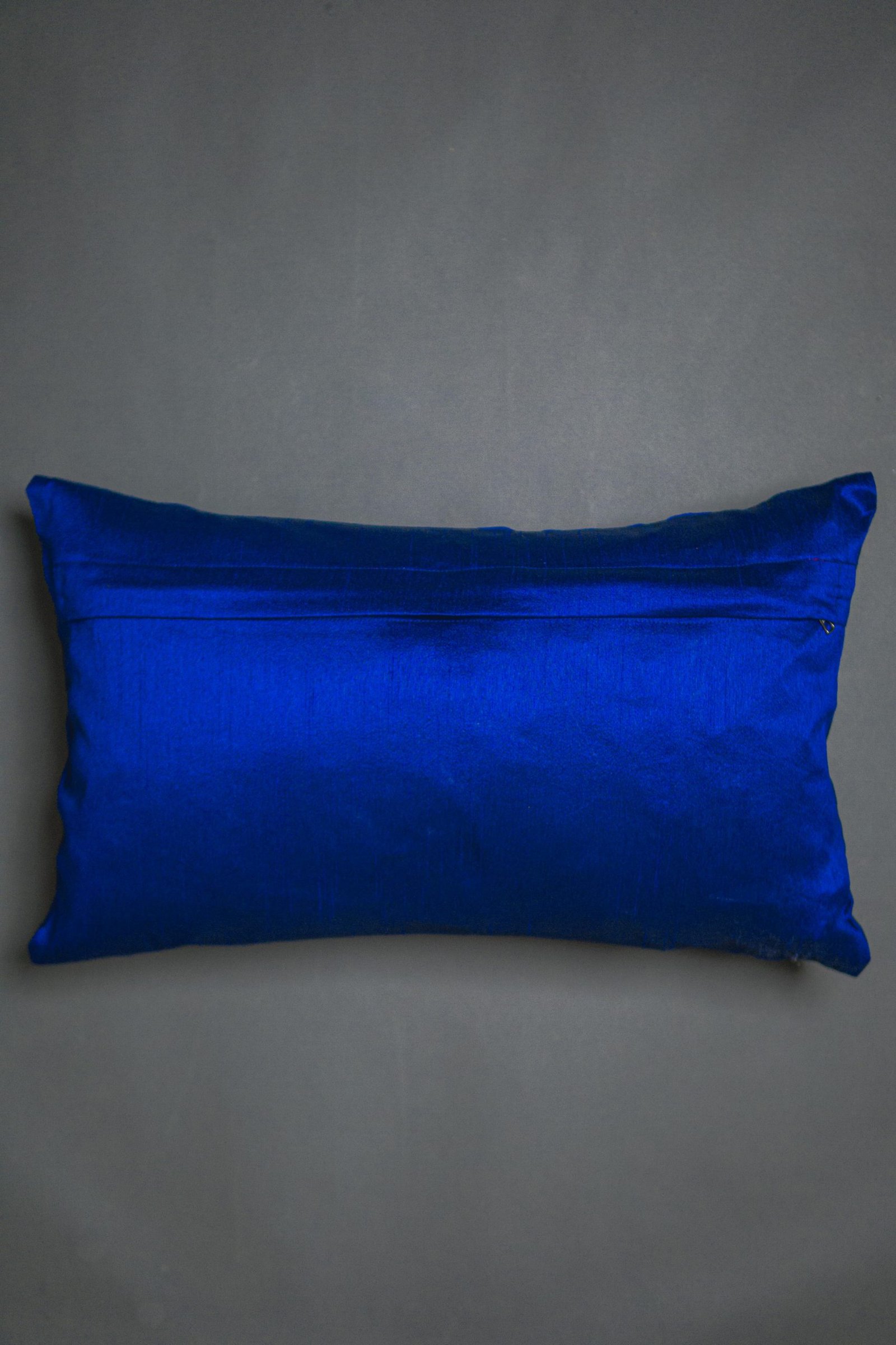 Dark Blue & Silver Paisley Leaf Rectangular Cushion Cover - Image 3