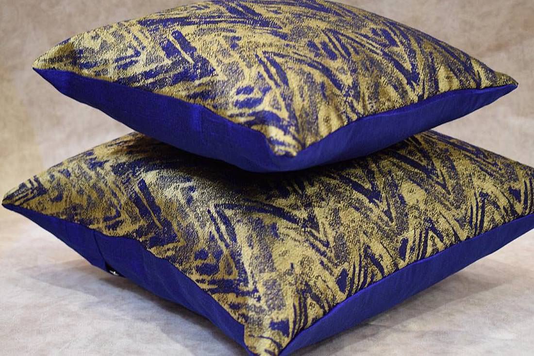 Premium Quality Berry Blue & Golden Work Contemporary Zig Zag Design Cushion Covers - Image 4