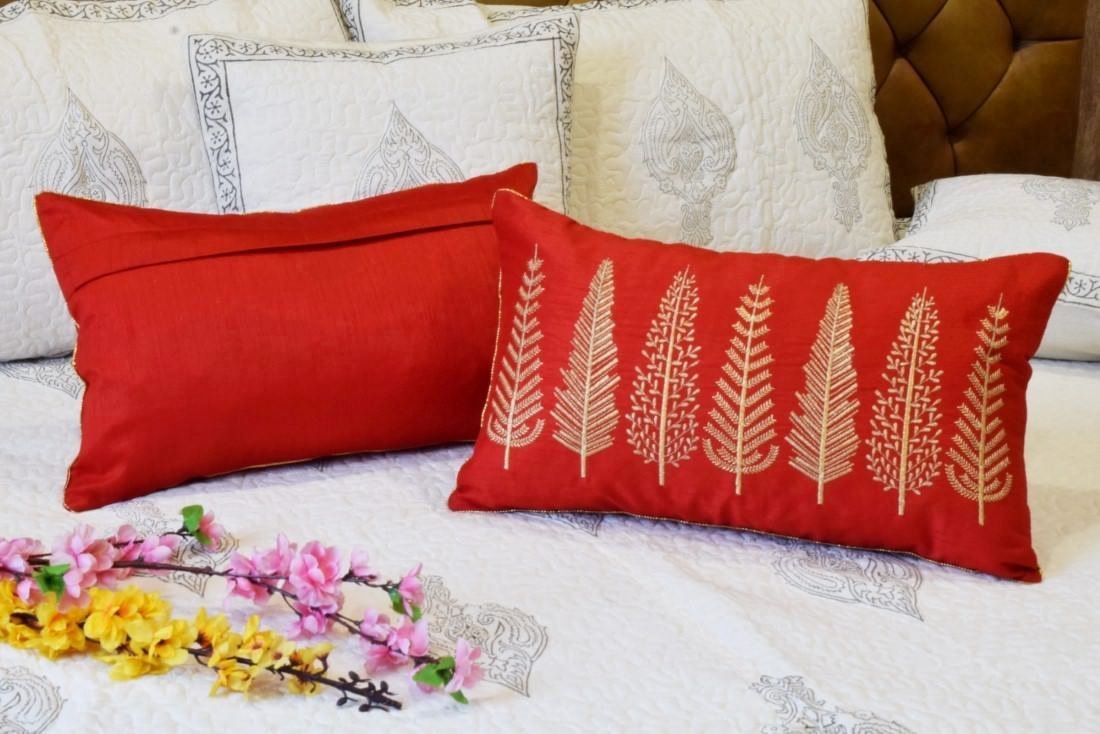 Baag-e-Bahaar Red Rectangular Cushion Covers - Image 4