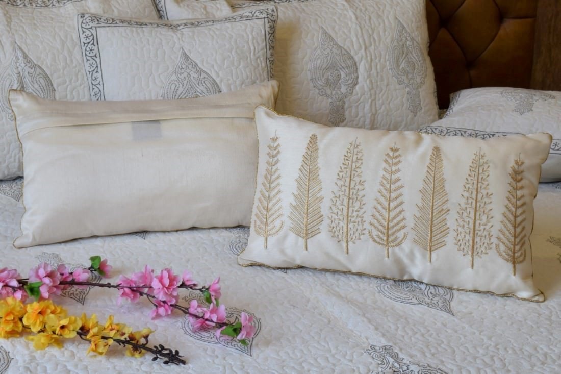 Baag-e-Bahaar Ivory Rectangular Cushion Covers - Image 4