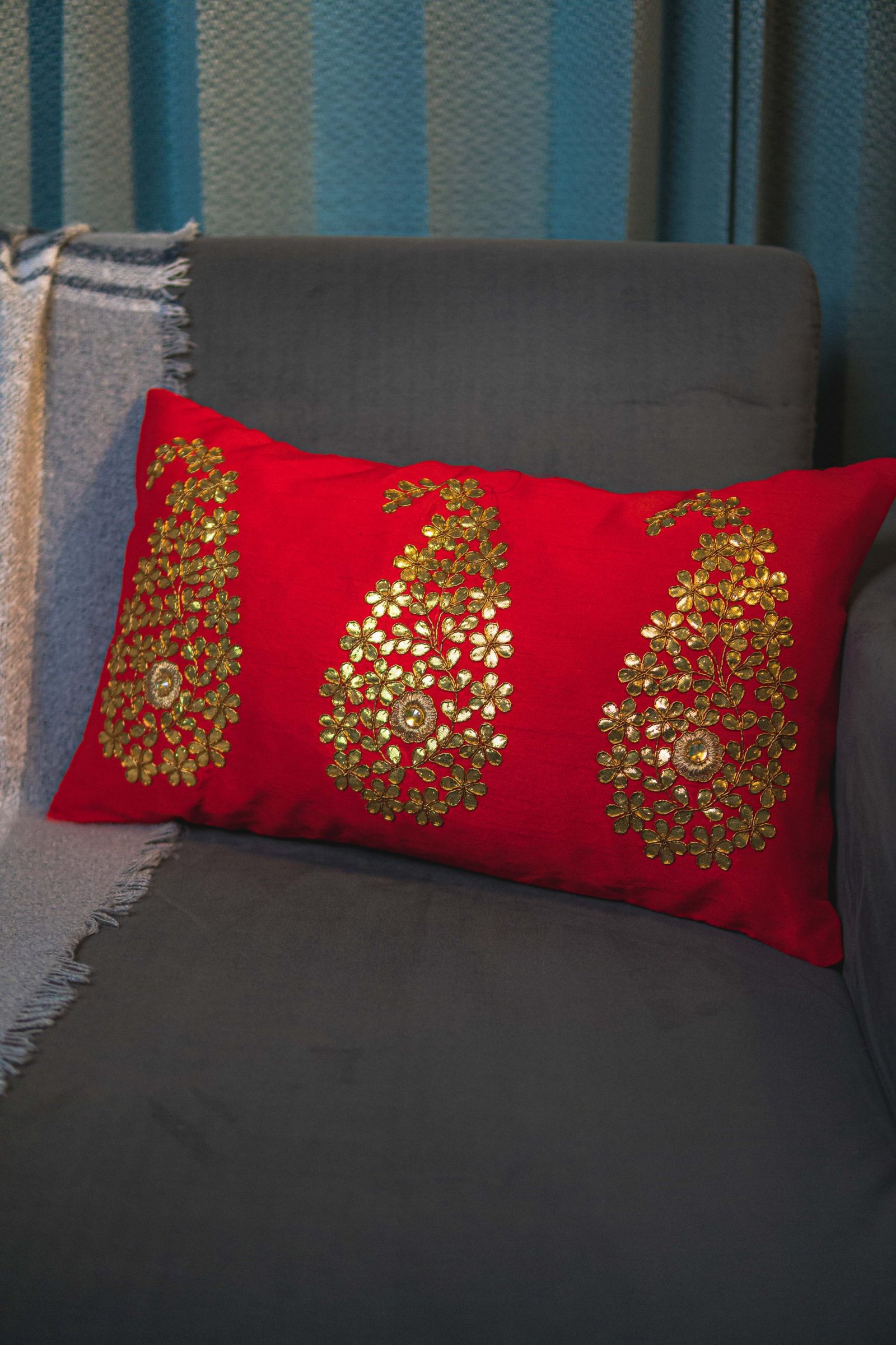 Red & Golden Paisley Leaf Rectangular Cushion Cover - Image 4