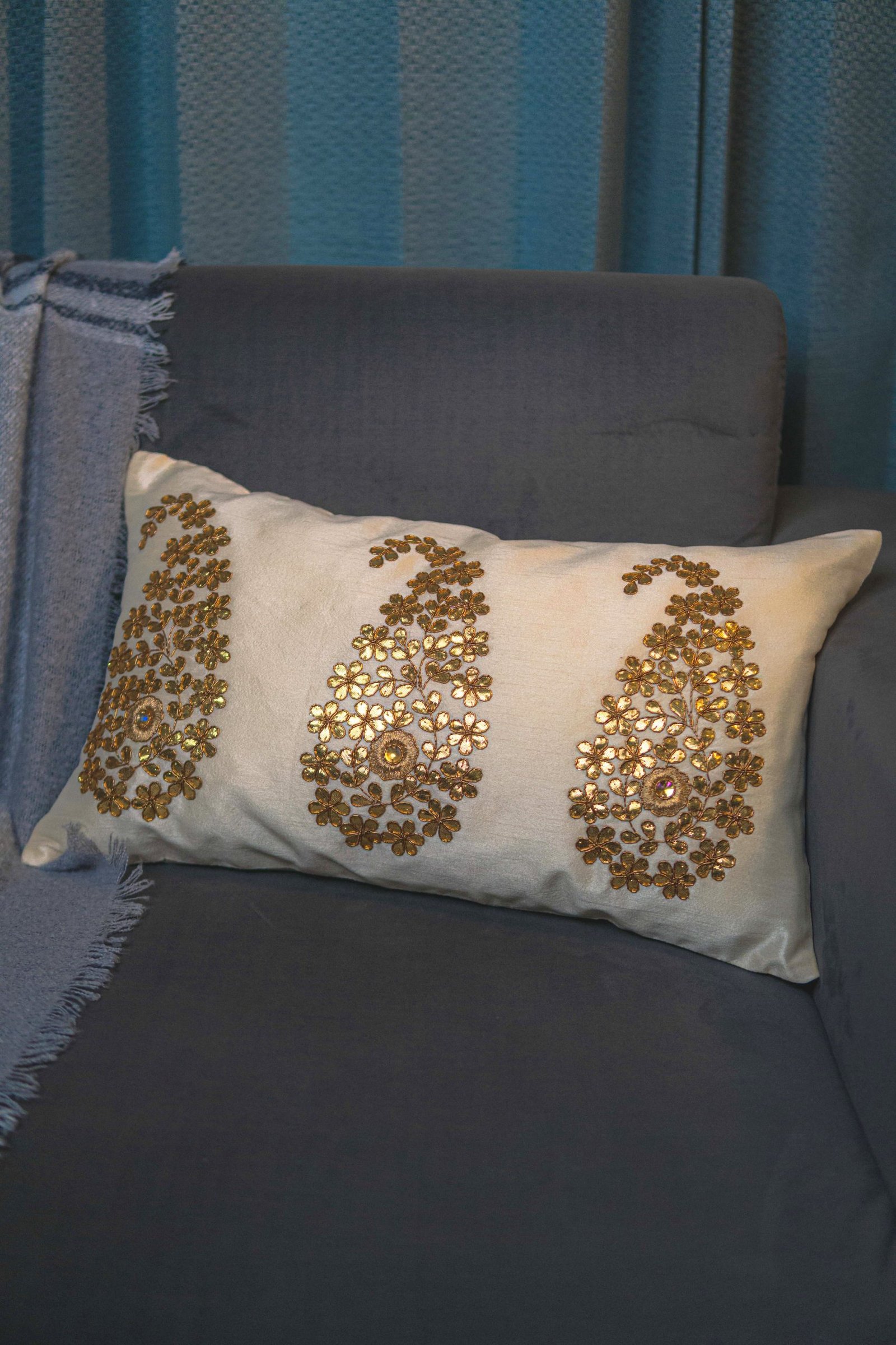 Ivory & Golden Paisley Leaf Rectangular Cushion Cover - Image 4