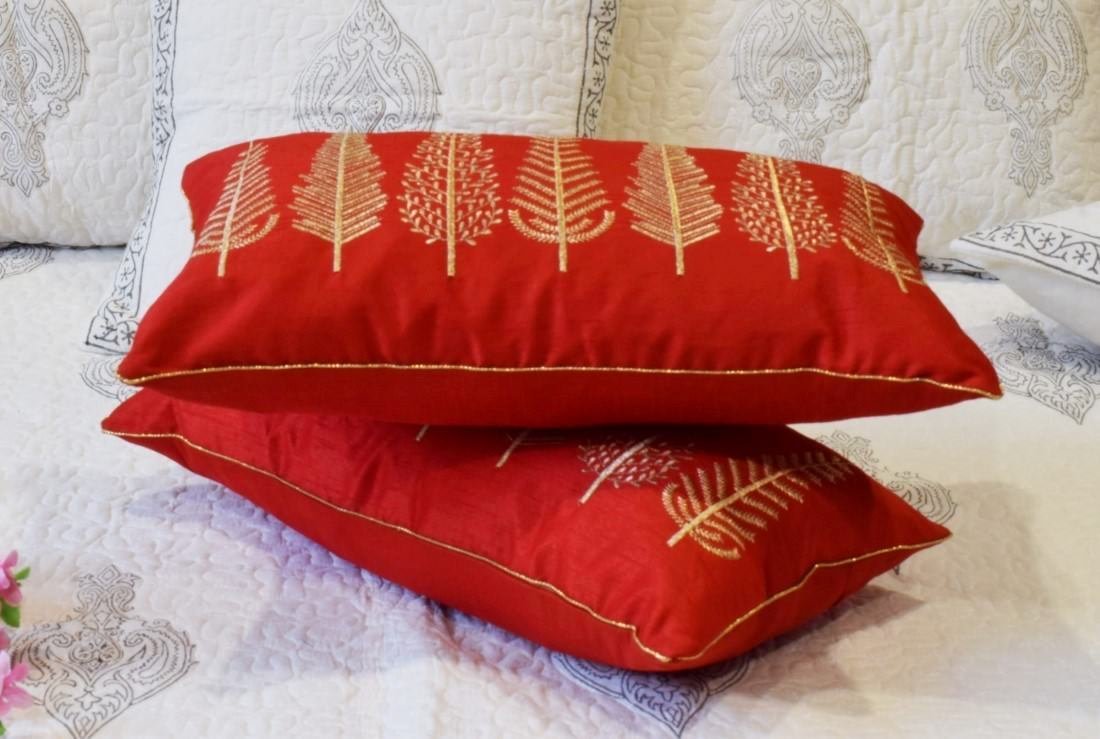 Baag-e-Bahaar Red Rectangular Cushion Covers - Image 5