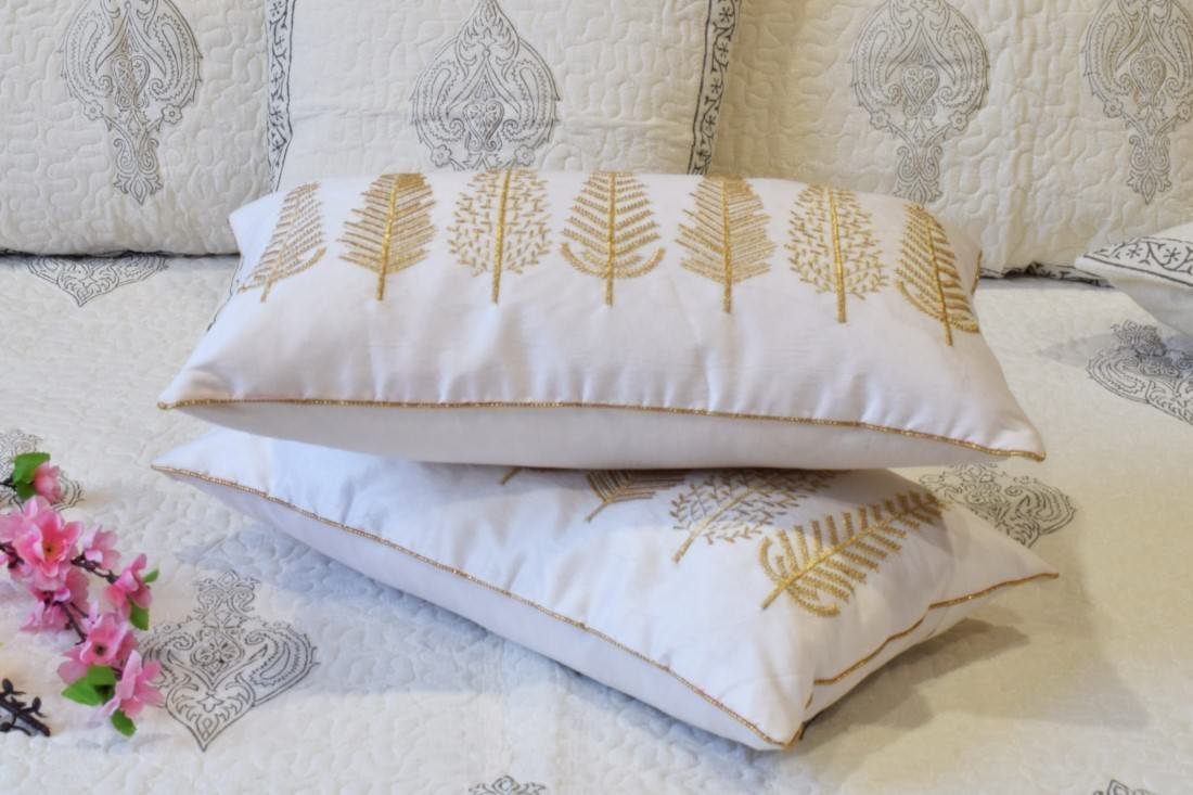 Baag-e-Bahaar White Rectangular Cushion Covers - Image 5