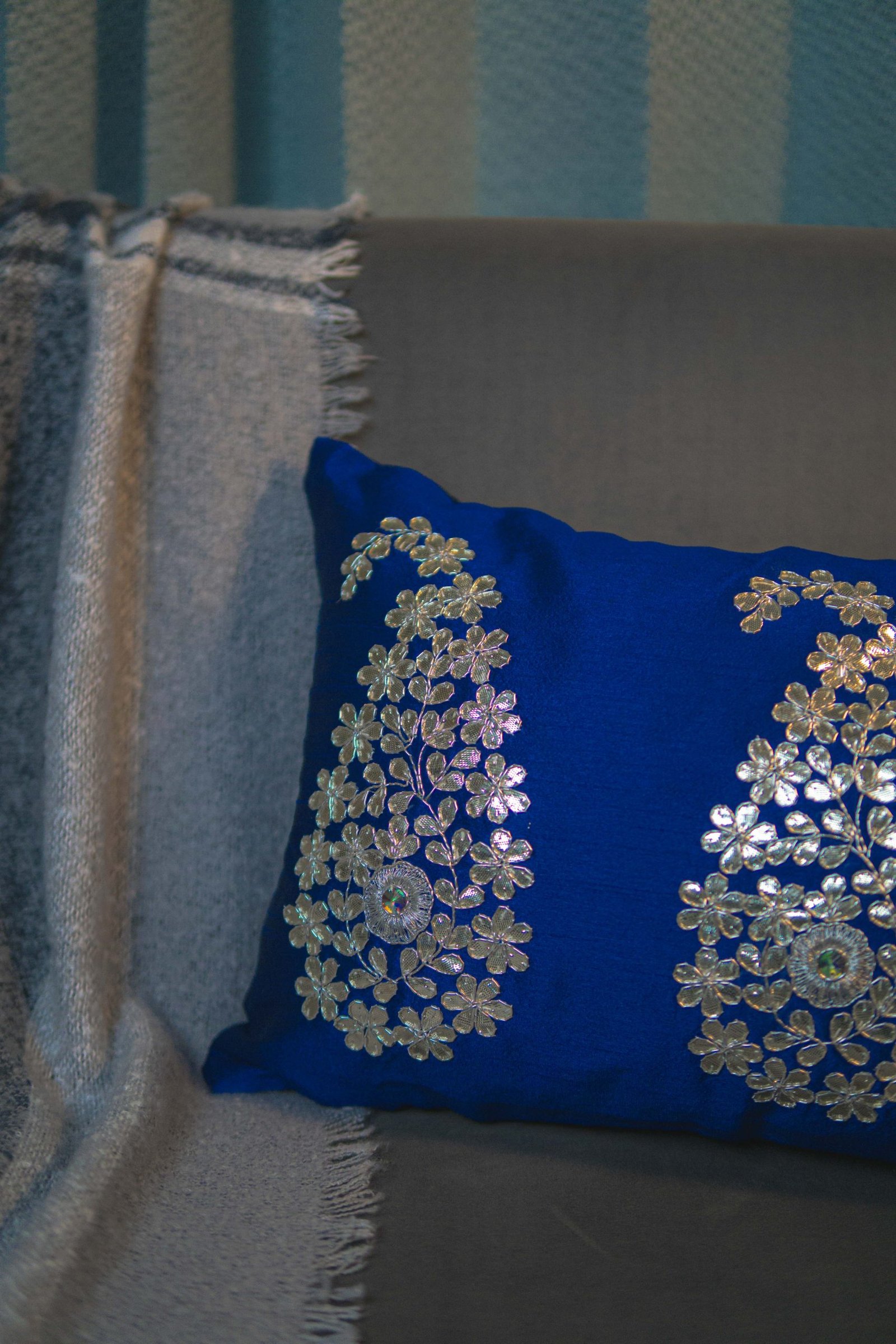 Dark Blue & Silver Paisley Leaf Rectangular Cushion Cover - Image 5