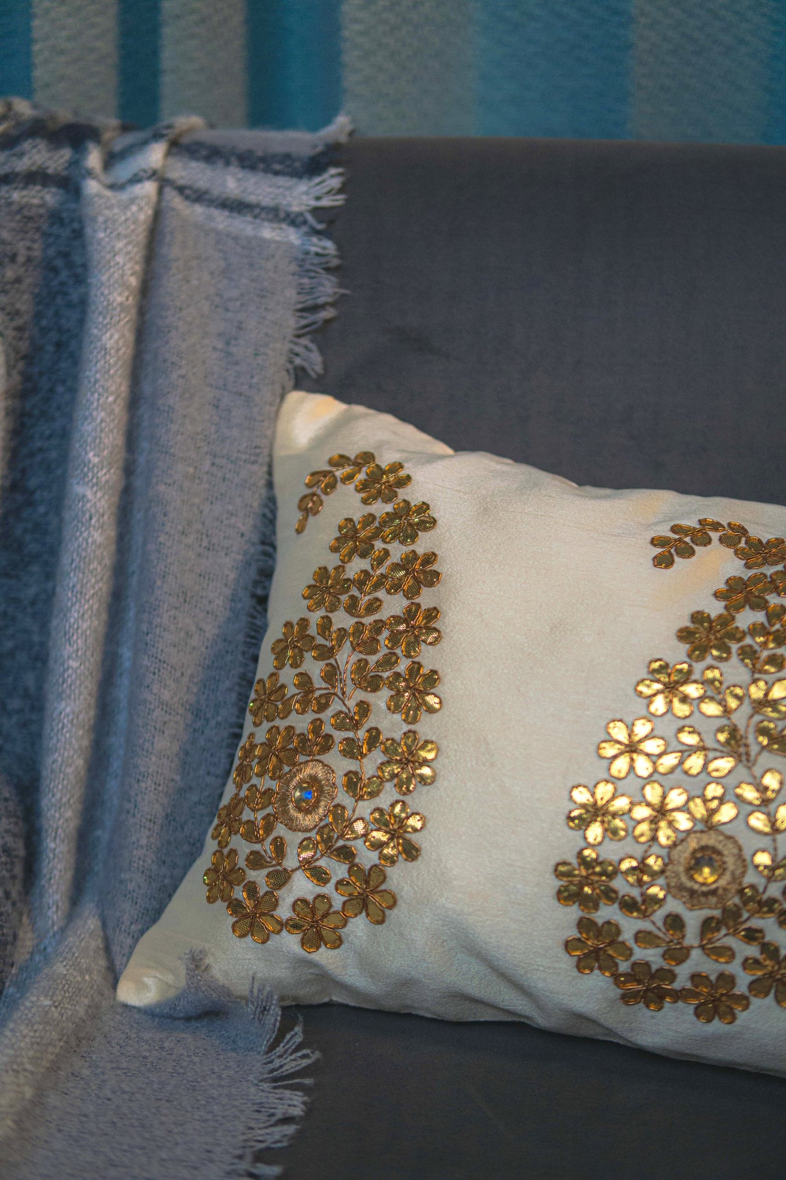 Ivory & Golden Paisley Leaf Rectangular Cushion Cover - Image 5