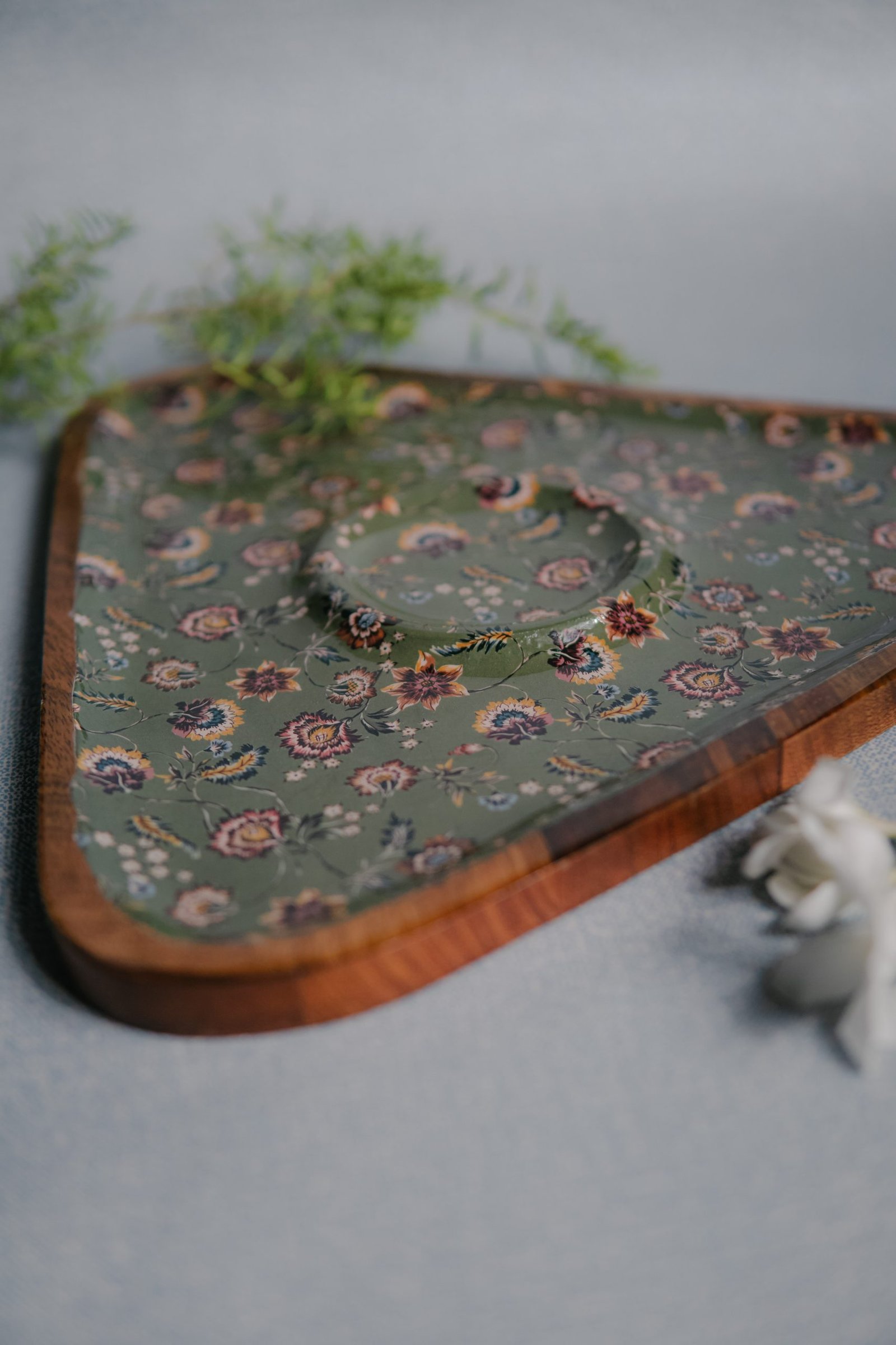 Wooden Artistic Olivia Garden Chip-Dip Platter - Image 4