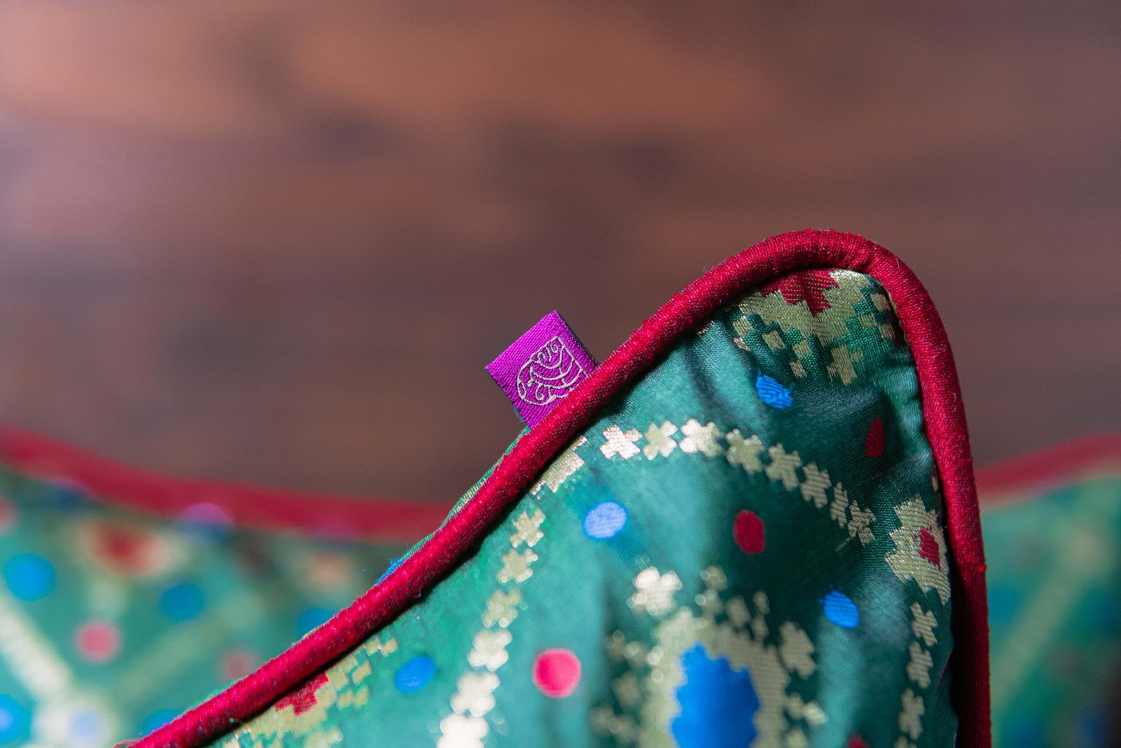 Mesmerizing Green Bandhani Brocade Beauty Cushion Covers - Image 6