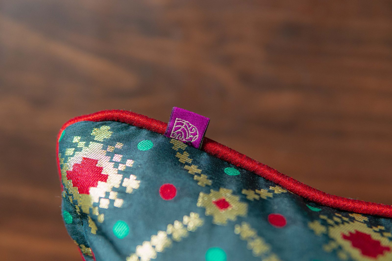 Mesmerizing Black Bandhani Brocade Beauty Cushion Covers - Image 4