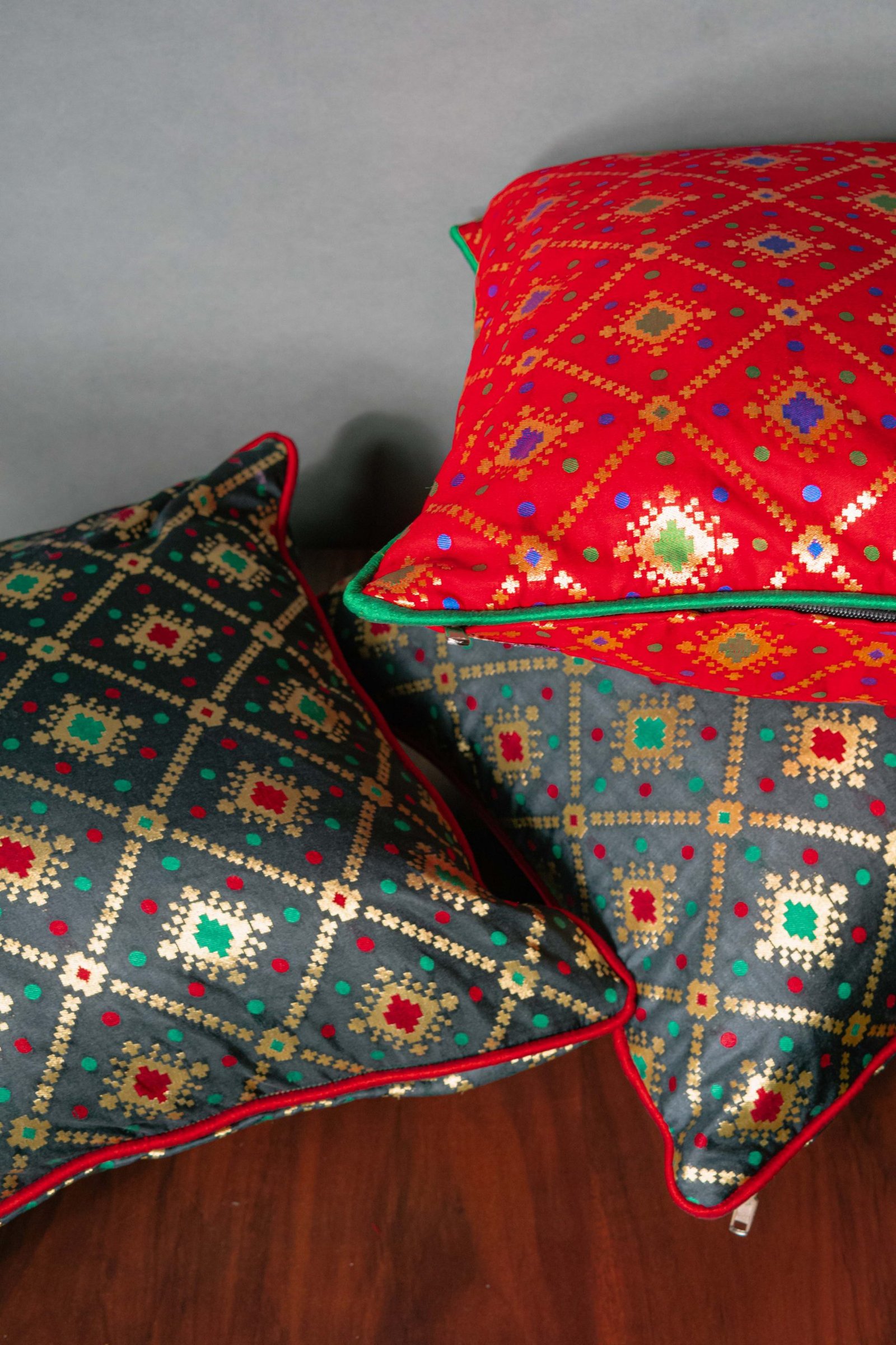 Mesmerizing Colors of Assorted Bandhani Brocade Beauty Cushion Covers (Black-Red Combo) - Image 3