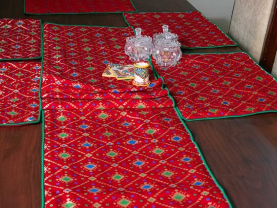 Mesmerizing Red Bandhani Brocade Beauty Table Runner with Placemats