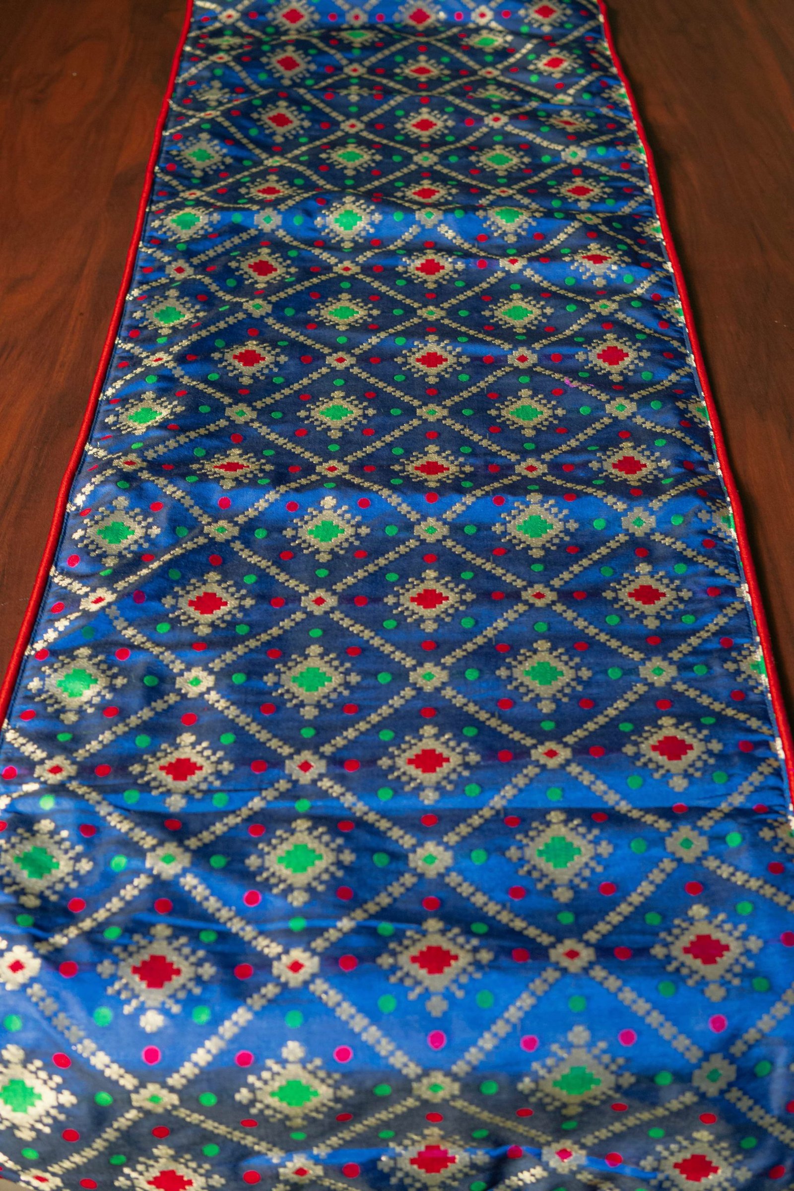 Mesmerizing Blue Bandhani Brocade Beauty Table Runner with Placemats - Image 3