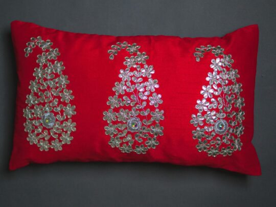Red & Silver Paisley Leaf Rectangular Cushion Cover