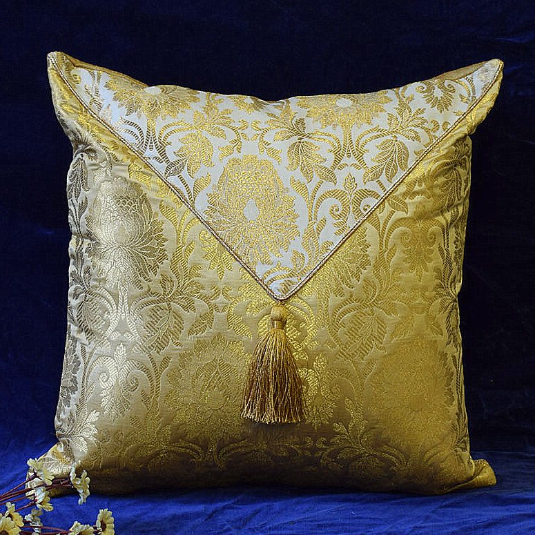 Jashan-E-Mehrang Cushion Cover (White) - Image 3