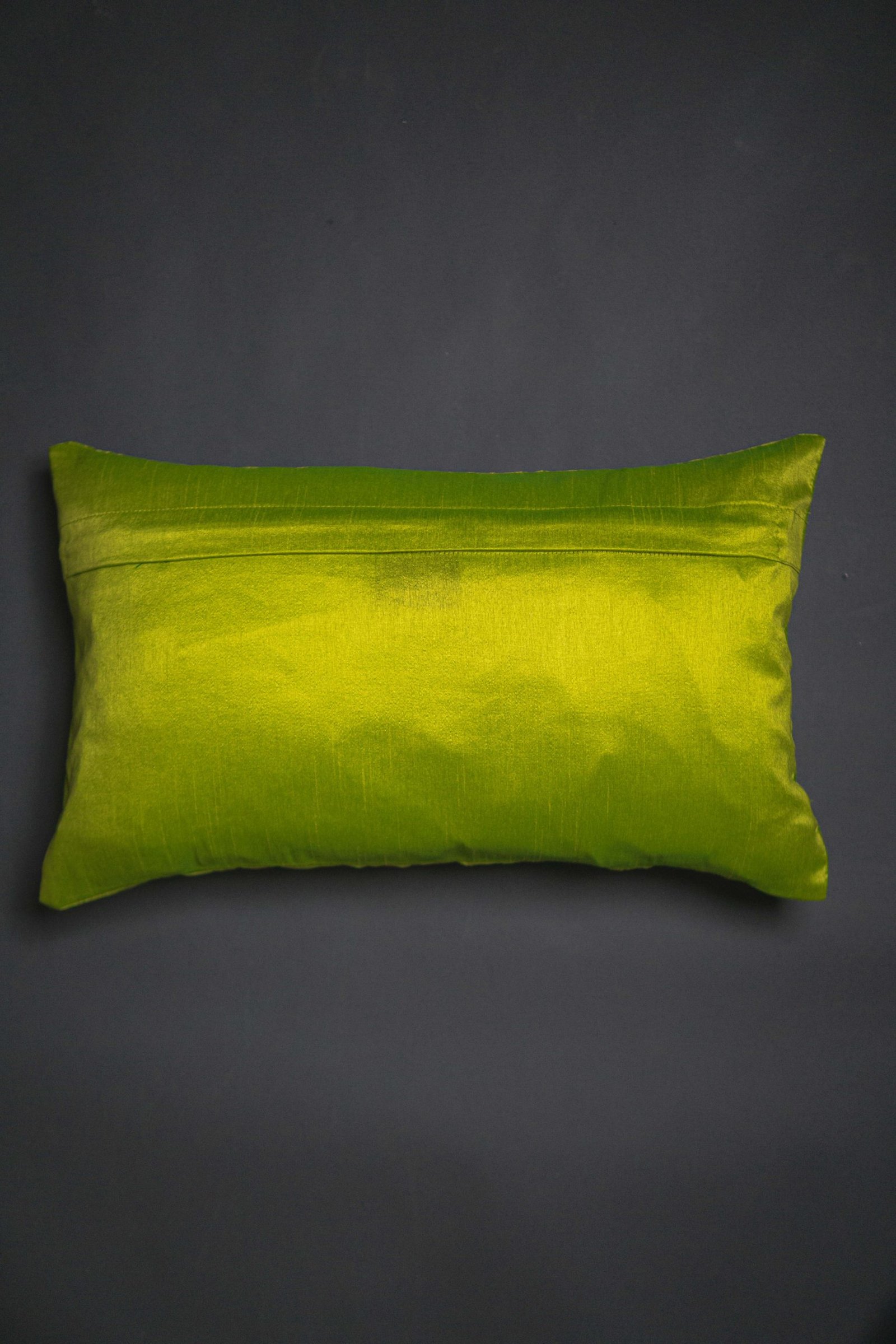 Parrot Green & Silver Paisley Leaf Rectangular Cushion Cover - Image 3