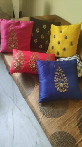 Magenta & Golden Paisley Leaf Rectangular Cushion Cover photo review